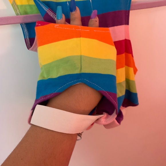 Unit Rainbow Iggy Crop top - Picture 6 of 6